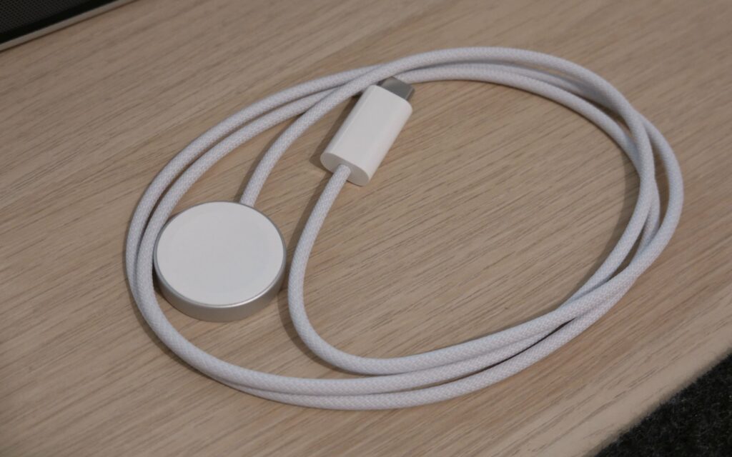 Magnetisches Schnellladegerät auf USB‑C Kabel.